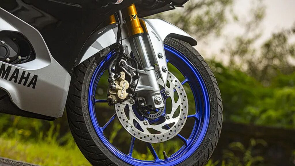 Yamaha R15 V4 Suspension and Brakes